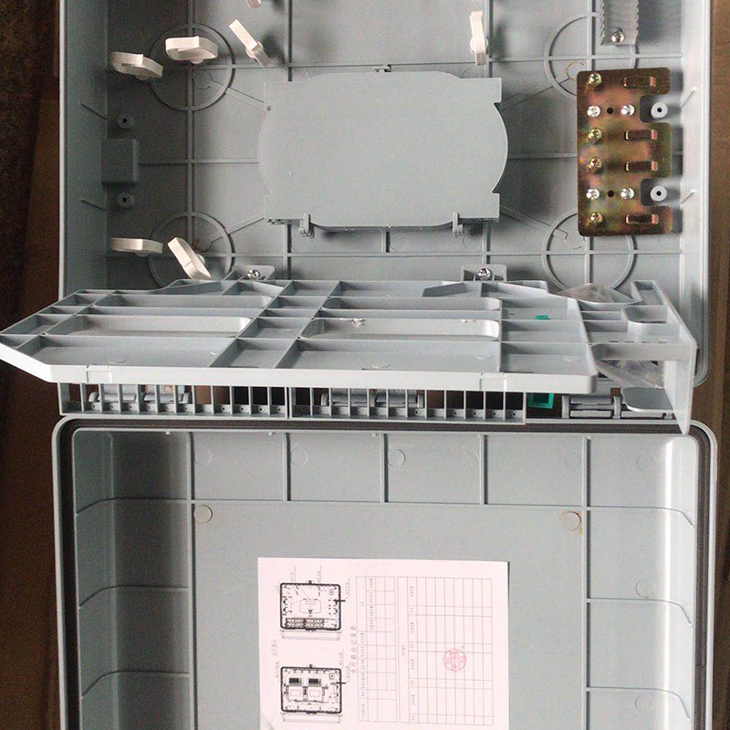 FTTH BOX 16 แกนกลางแจ้ง 16 พอร์ตกล่องกระจายไฟเบอร์พร้อมกล่องเทอร์มินัลแยก plc 1x16 สำหรับติดผนังและเสา